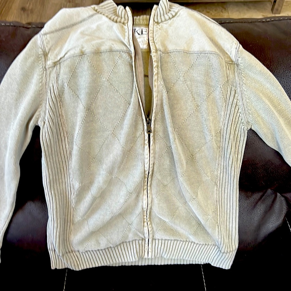 Slim fit XL BKE(Buckle Brand) Sweater. Creamy green outside dark green inside.